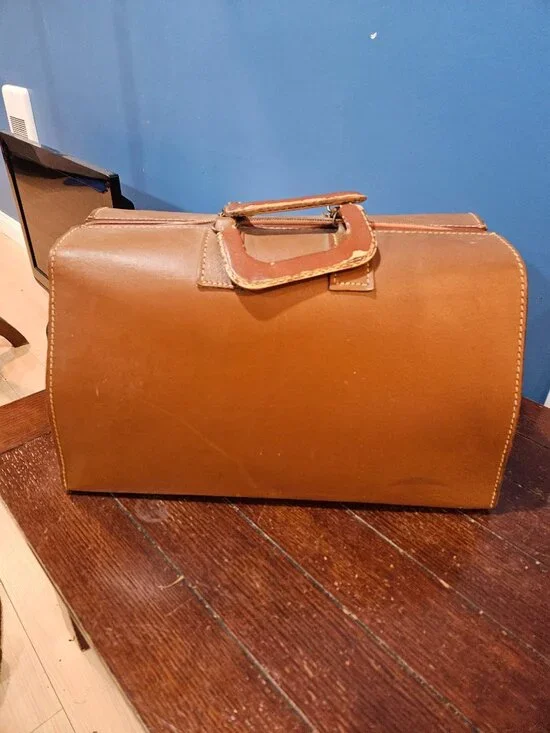 Vintage Case - Picture 3 of 9